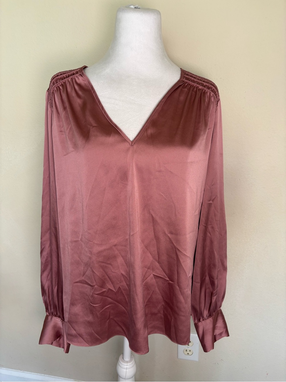 White House Black Market Pink Satin V-Neck Smocked Long Sleeve Blouse L